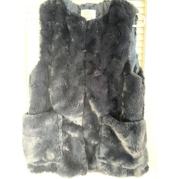 Zara Outerwear Collection Blue Faux Fur Girls Kids Vest 13/14 NWOT - Picture 1 of 8